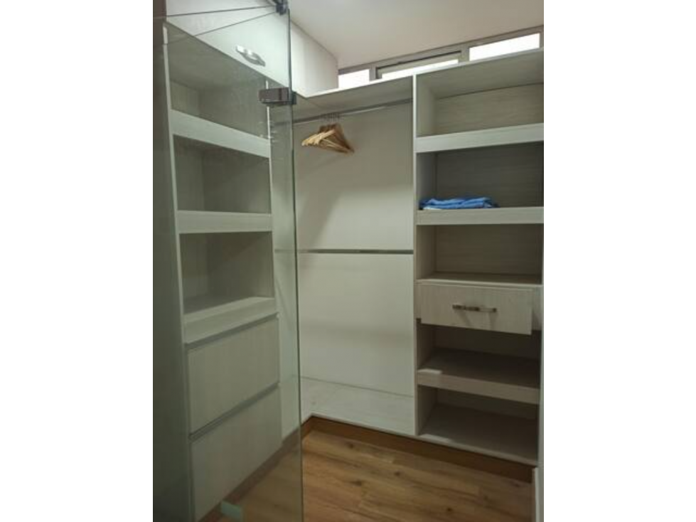 Small but cozy studio apt close to 