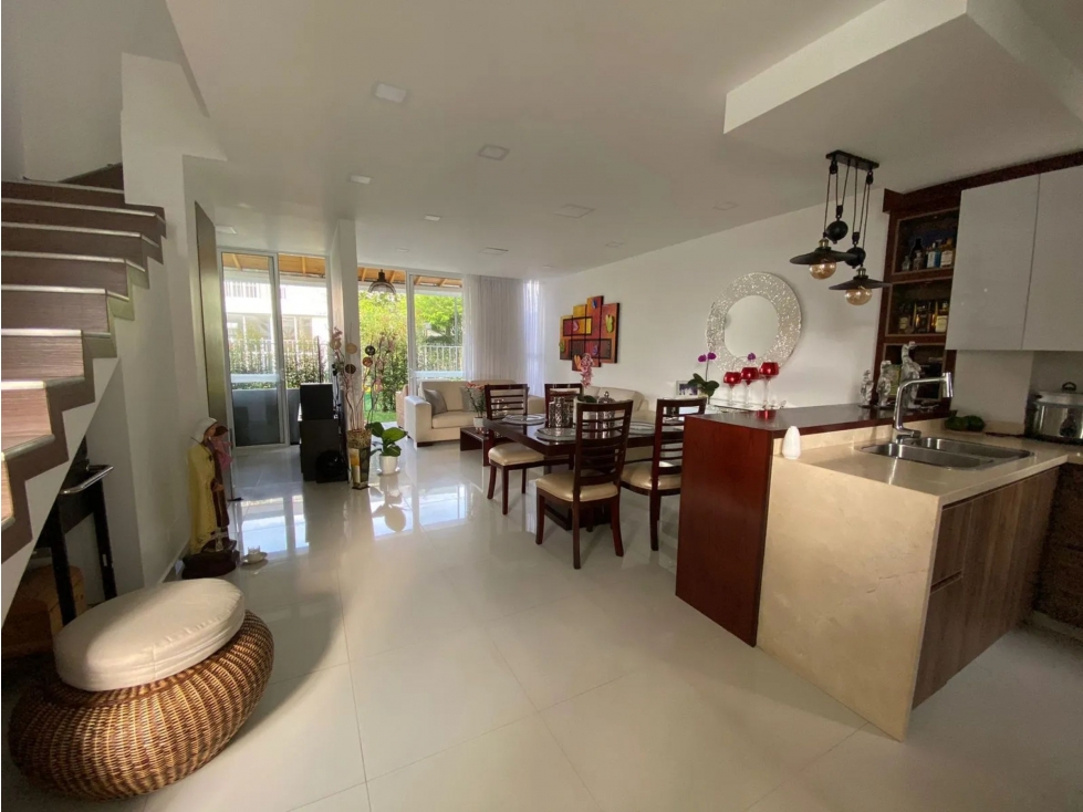 Venta de Casa Esquinera en Condominio El Castillo, Jamundí 8672