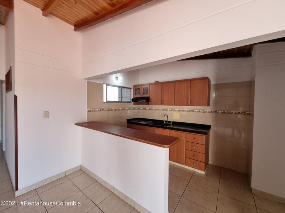 Apartamento en  Universidad RAH CO: 23-676