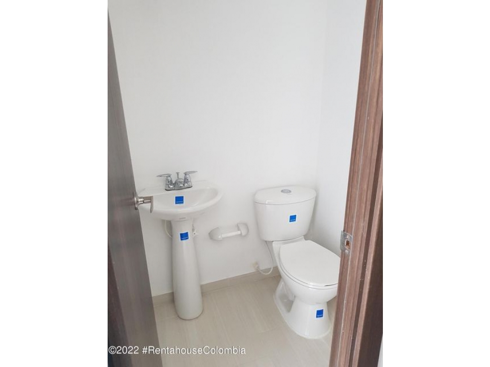 Apartamento en  Villa Nueva RAH CO: 22-2470