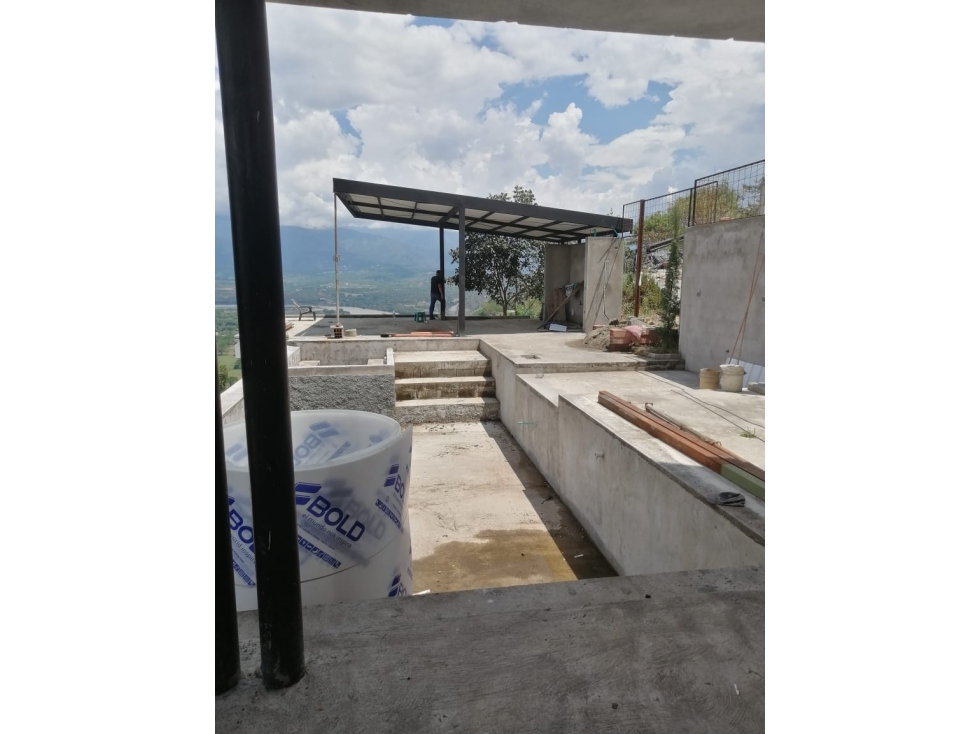 VENDO FINCA EN OBRA GRIS EN SANTA FE DE ANTIOQUIA EN UNIDAD
