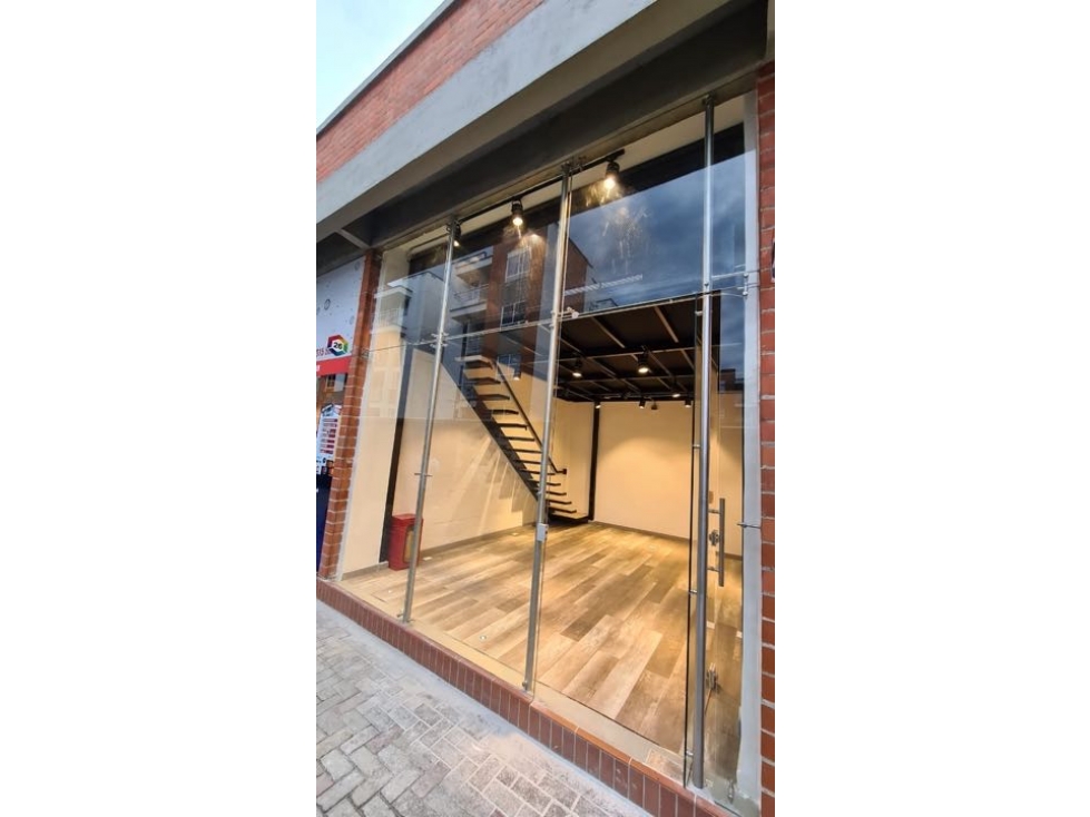 SE VENDE O RENTA LOCAL COMERCIAL EN BOCHALEMA CV