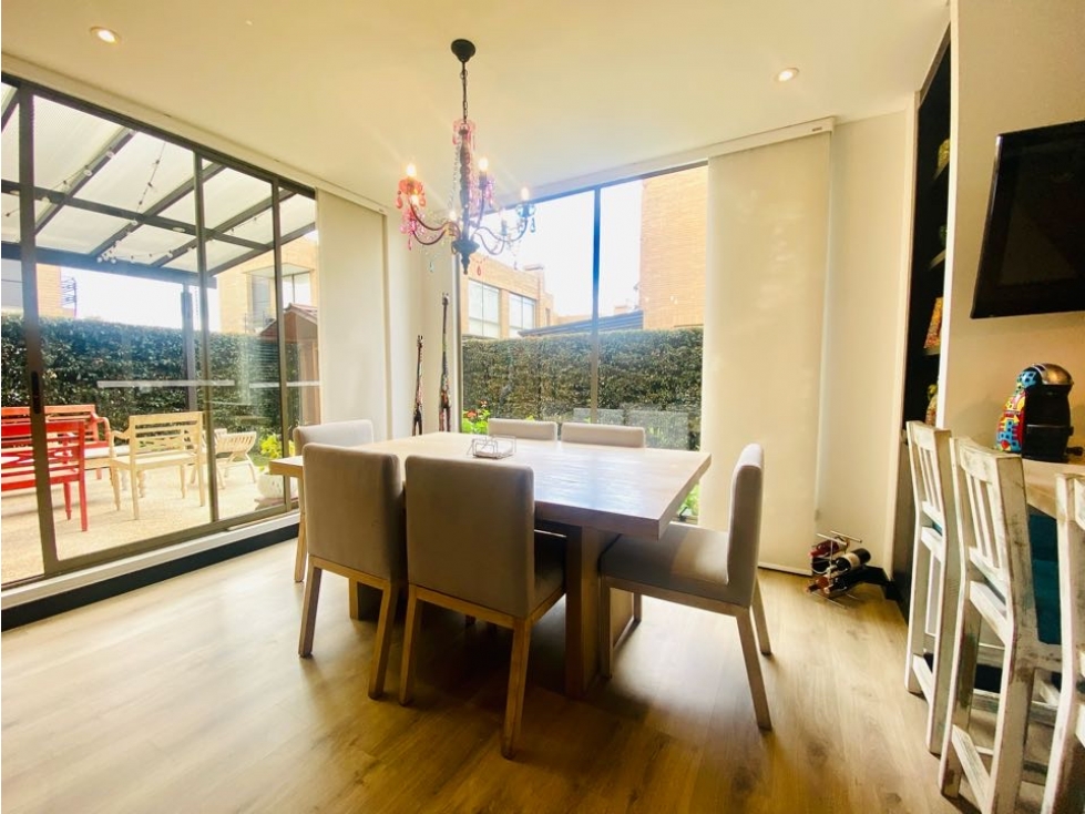 HERMOSA Y CONFORTABLE CASA EN CAJICÁ SOBRE LA MILLA DE ORO