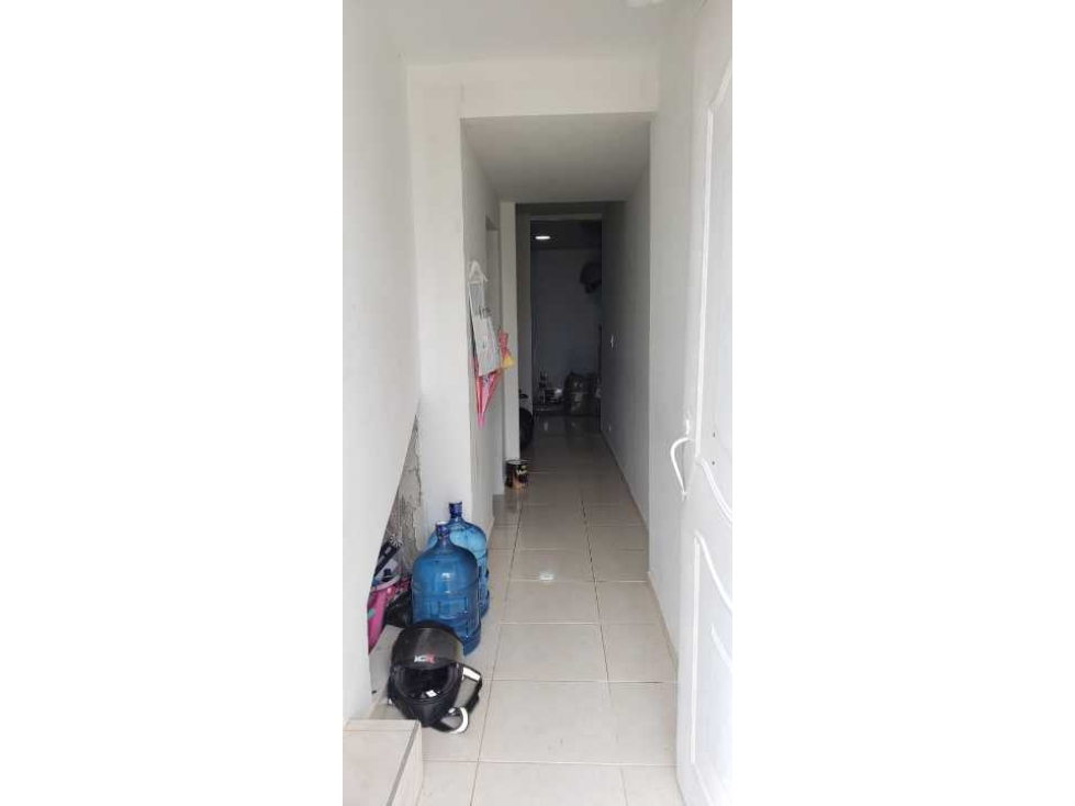VENDO HERMOSA CASA